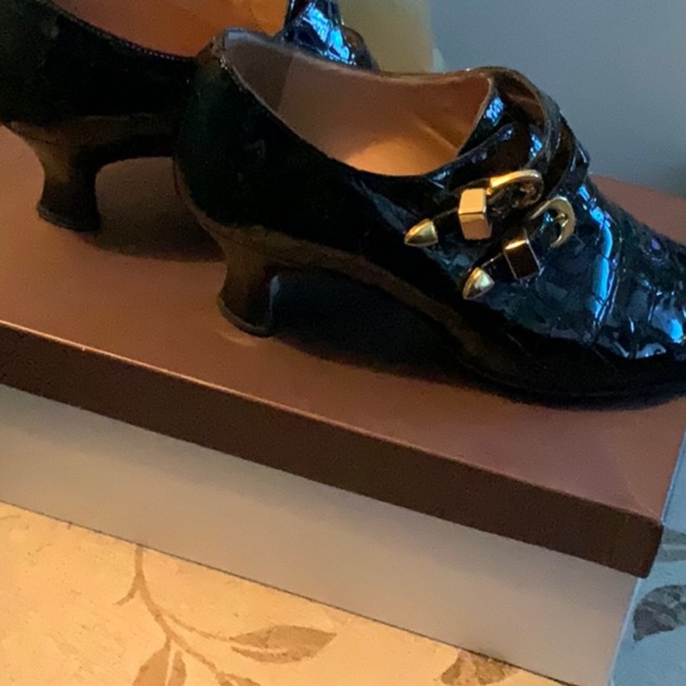 Woman’s pumps - Picture 2 of 2